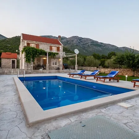 Rustica Villa Neum