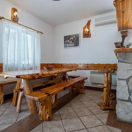 Rustica Neum